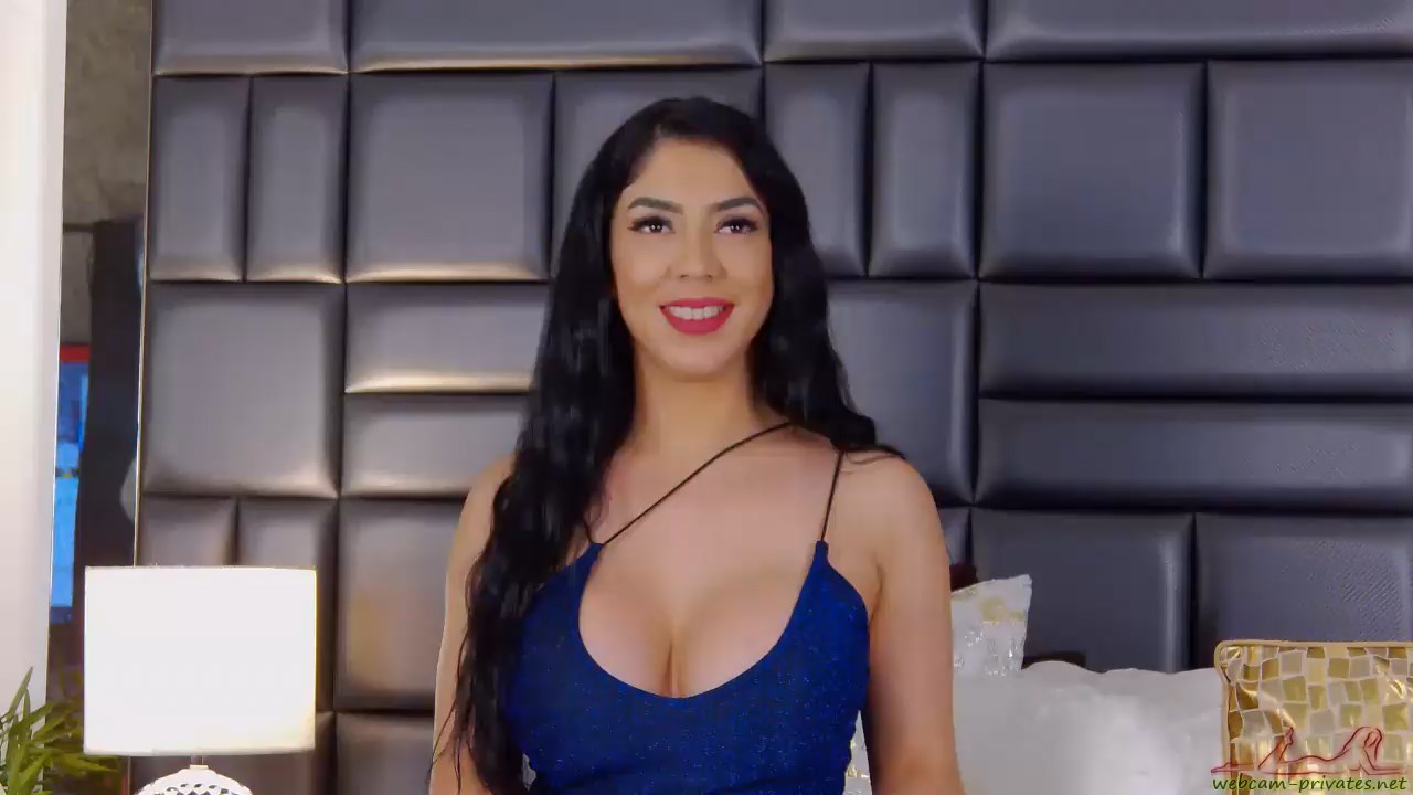 AdrianaSampaoli is the perfect webcam girl for anyone who loves big boobs and big bignipples