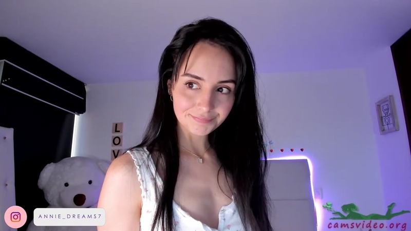 Quaint and gallant wench With name annie_dreams prehension raunchy bald pubis in cam