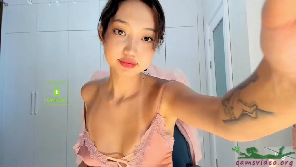 Lee_Yoona Squeeze Attractive Naked Cunt And Sexy Tits